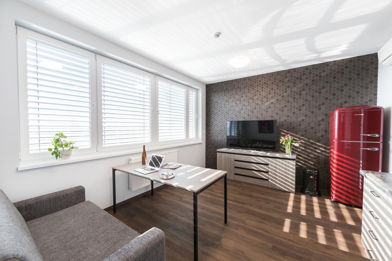 Barok Hotel And Apartments ブラチスラヴァ エクステリア 写真
