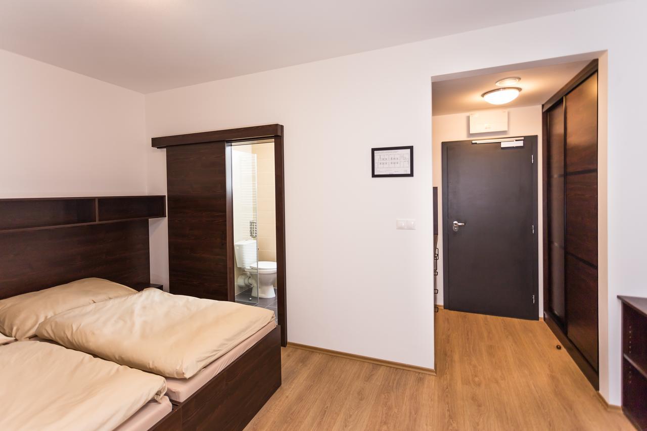 Barok Hotel And Apartments ブラチスラヴァ エクステリア 写真