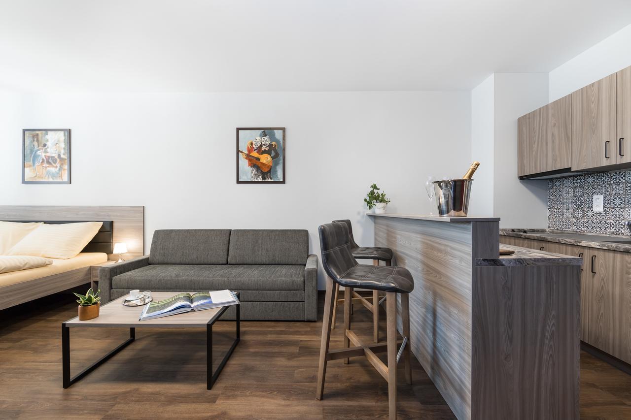 Barok Hotel And Apartments ブラチスラヴァ エクステリア 写真